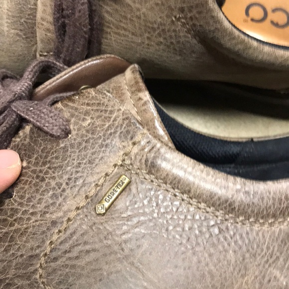 Men’s size 10.5(44) Ecco waterproof shoes - Picture 4 of 4